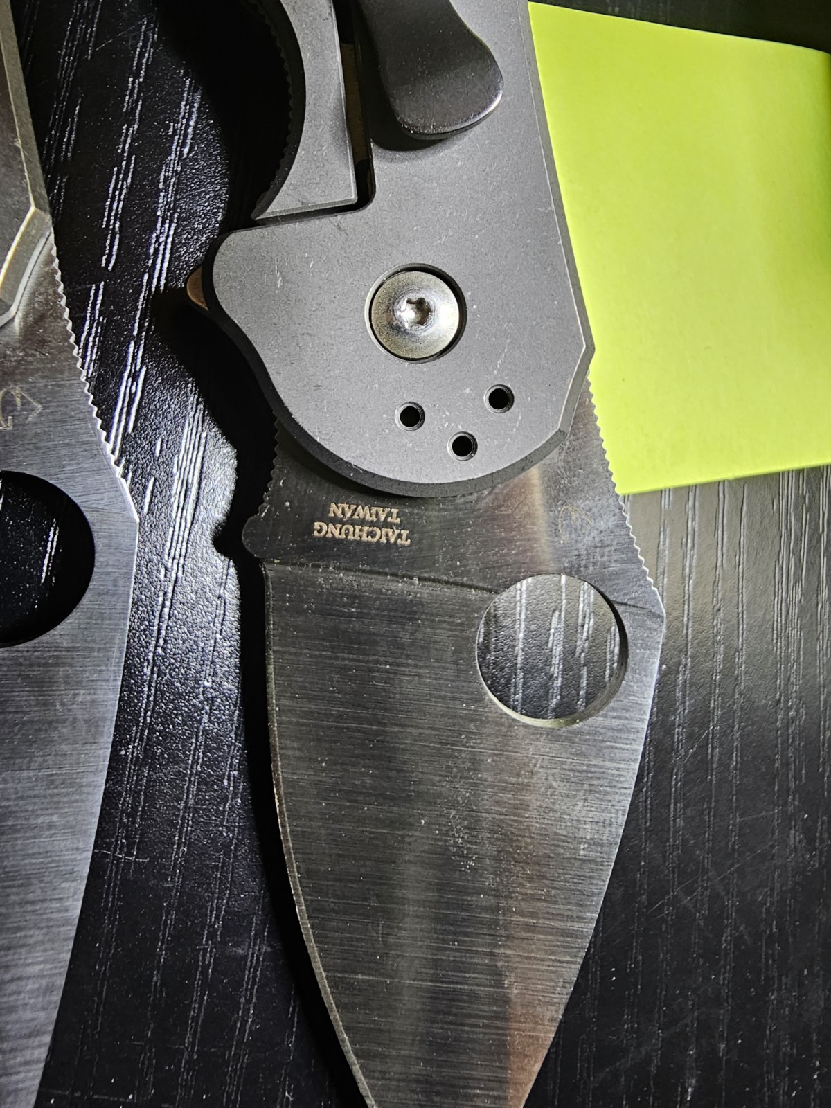 SPYDERCO CTS-XHP Domino and dice Folding Knife set big and small