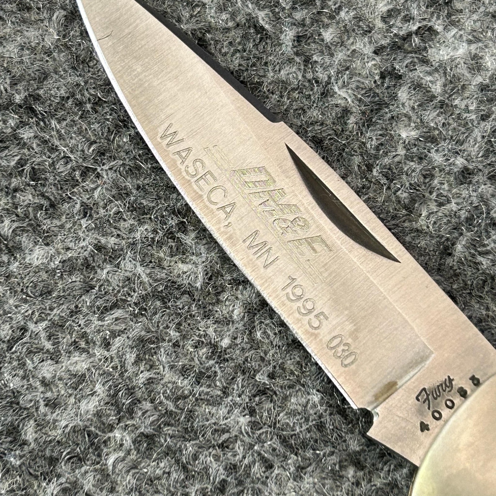 Vintage Fury Brown Pocket Knife 440 Stainless DN&E 1995 Waseca MN Japan Wood