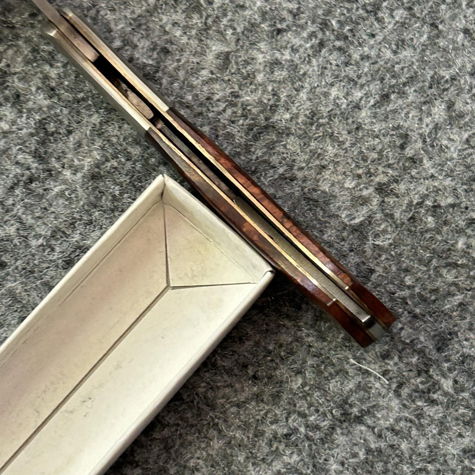 Vintage Fury Brown Pocket Knife 440 Stainless DN&E 1995 Waseca MN Japan Wood