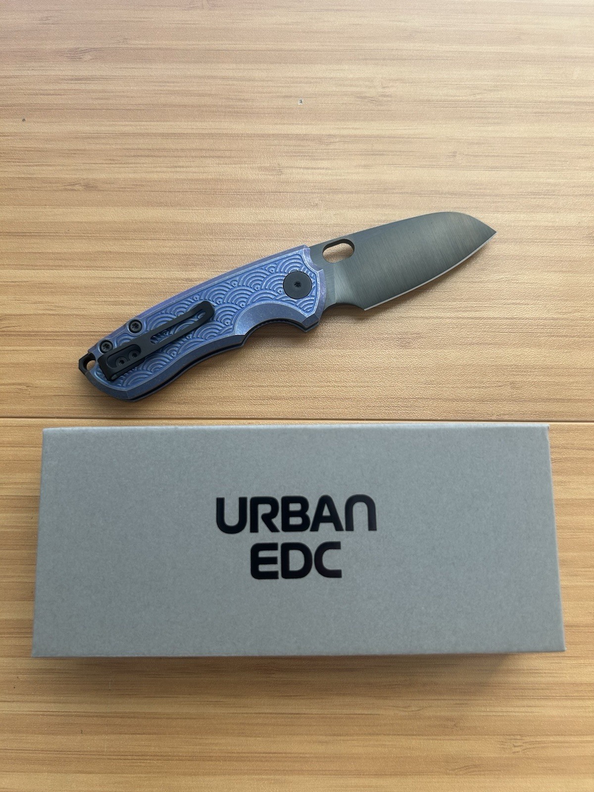 Urban EDC Mystery Sprint Run Jib – Blurple Chaos Seigaiha Ti – Black MagnaCut