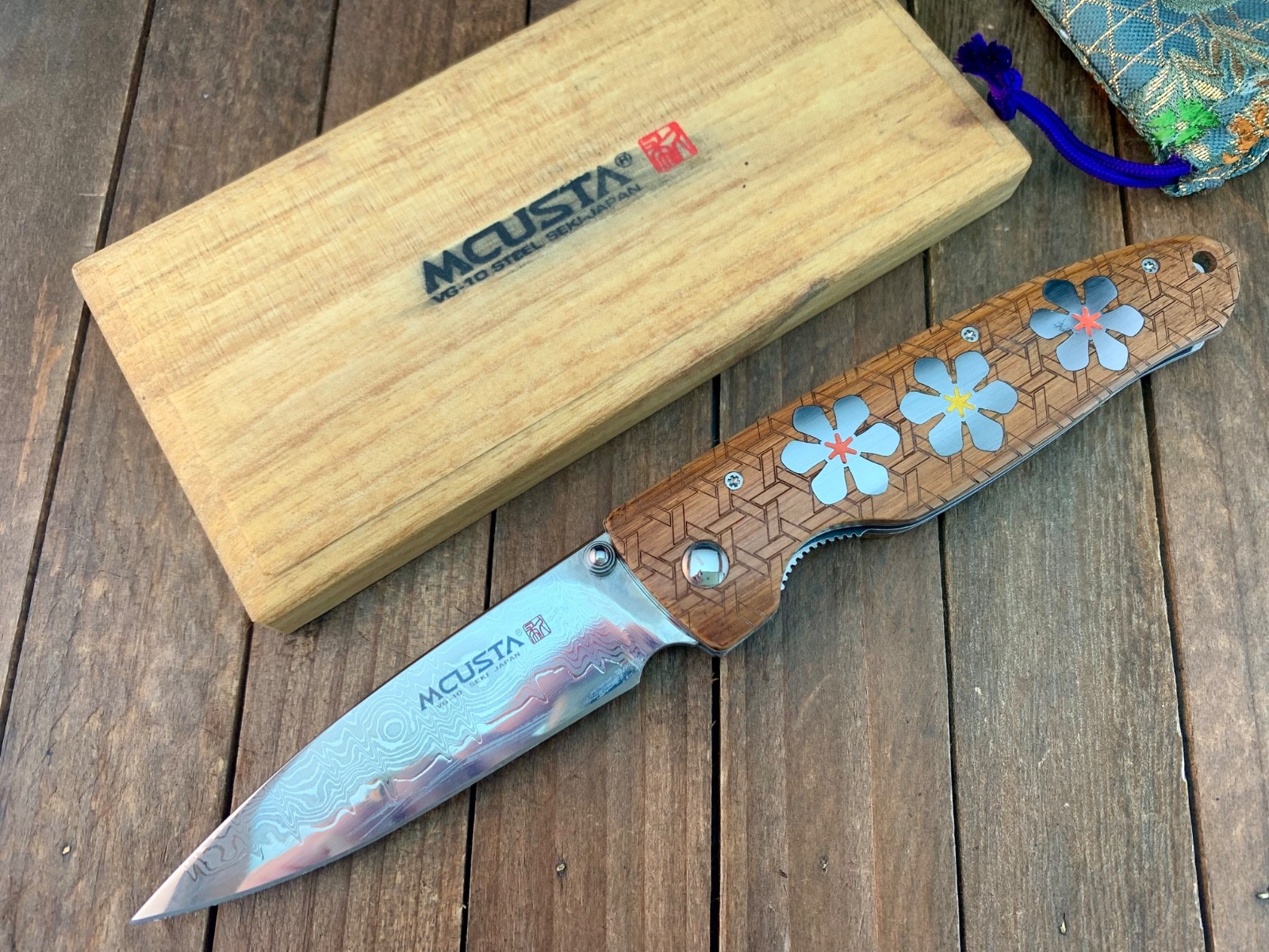 Mcusta Premier Series Knife San Mai Damascus Wooden Inlayed with SS