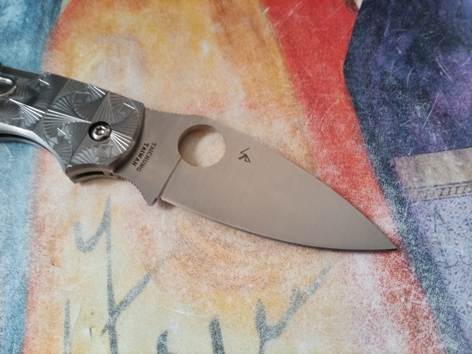 Spyderco Chaparral, Satin CTS-XHP Plain Blade, Stepped Titanium Handle