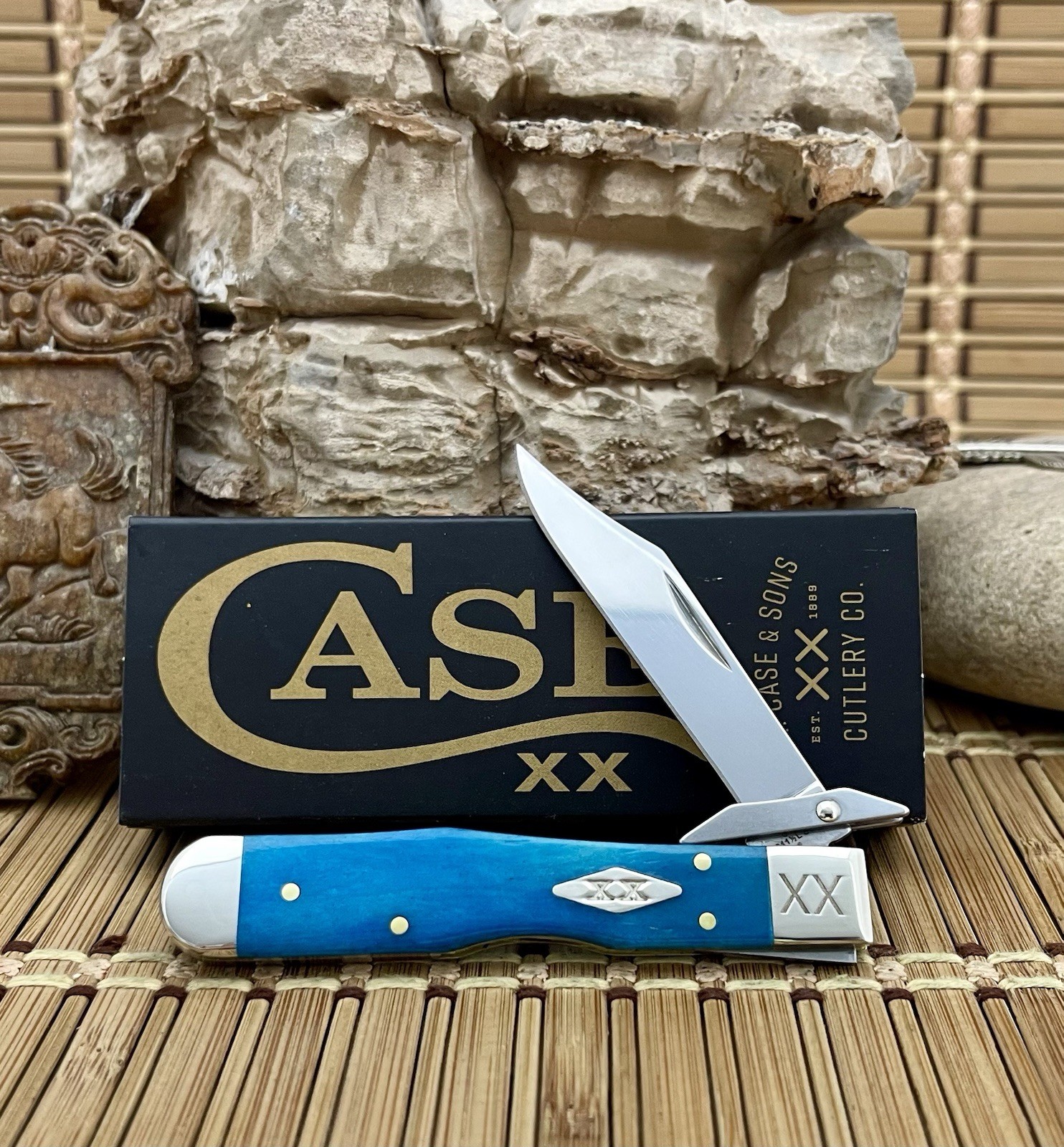 Case XX USA 2026 Smooth Caribbean Bone Diamond XX 1/500 Cheetah Cub Pocket Knife