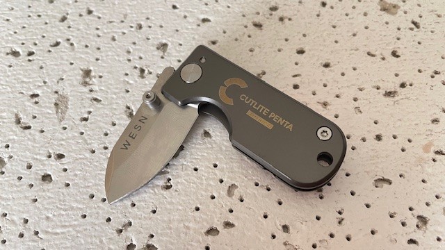 WESN Folding Pocket Knife Microblade Linerlock Plain Blade D2 Assisted Open Grey