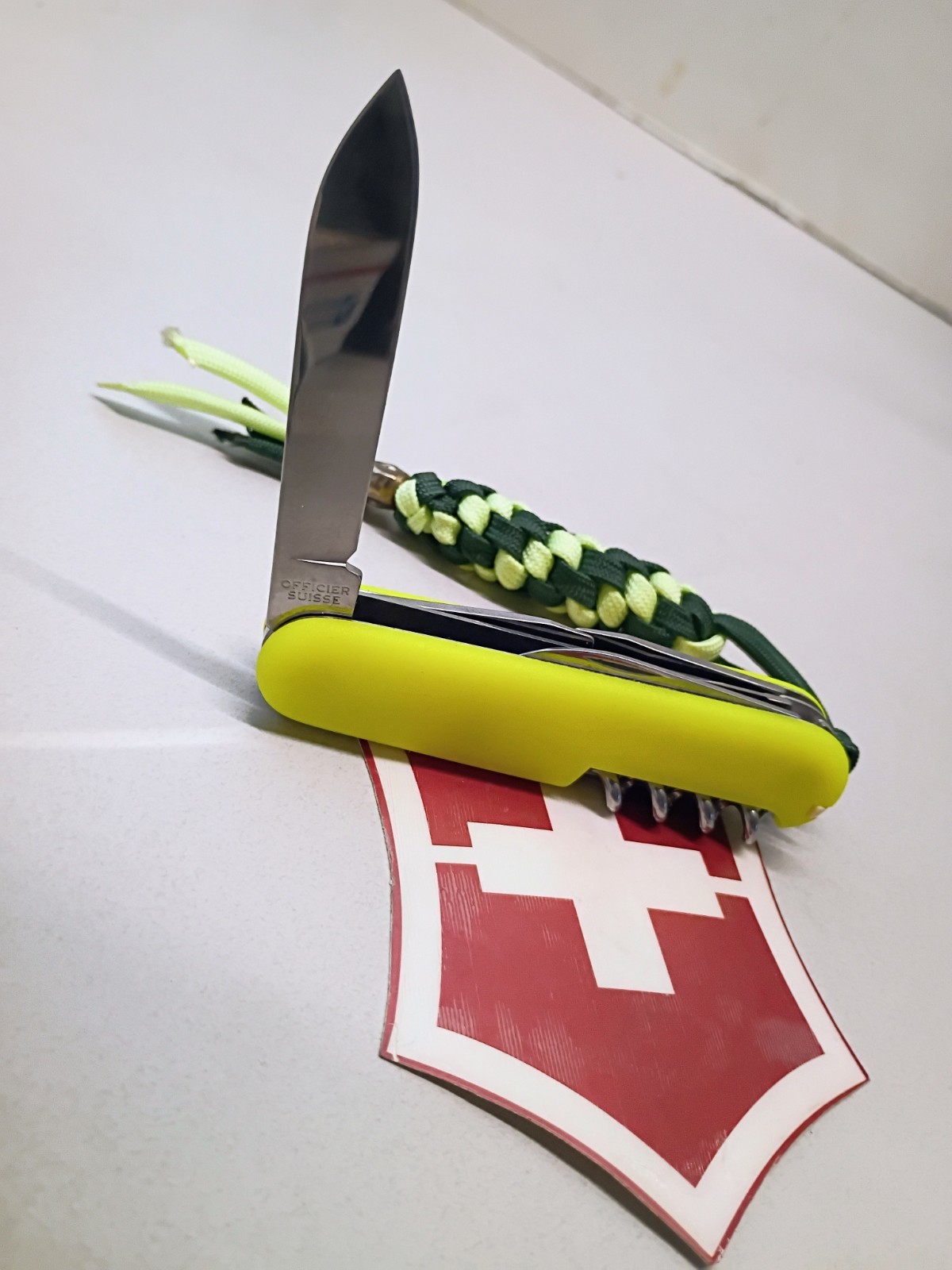 Genuine Victorinox Stay Glow in the Dark Camper 91mm Swiss Army Knife EXCELLENT!