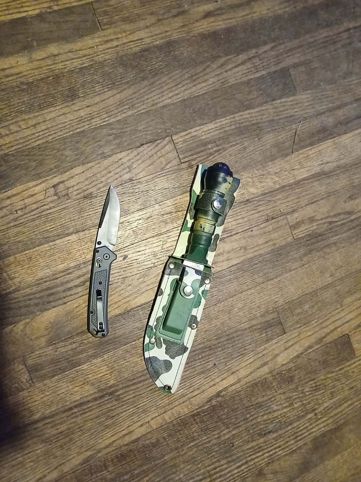 Bundle Of 4 Knives 3 Knives And 1 Straight With A Sheath To Carry