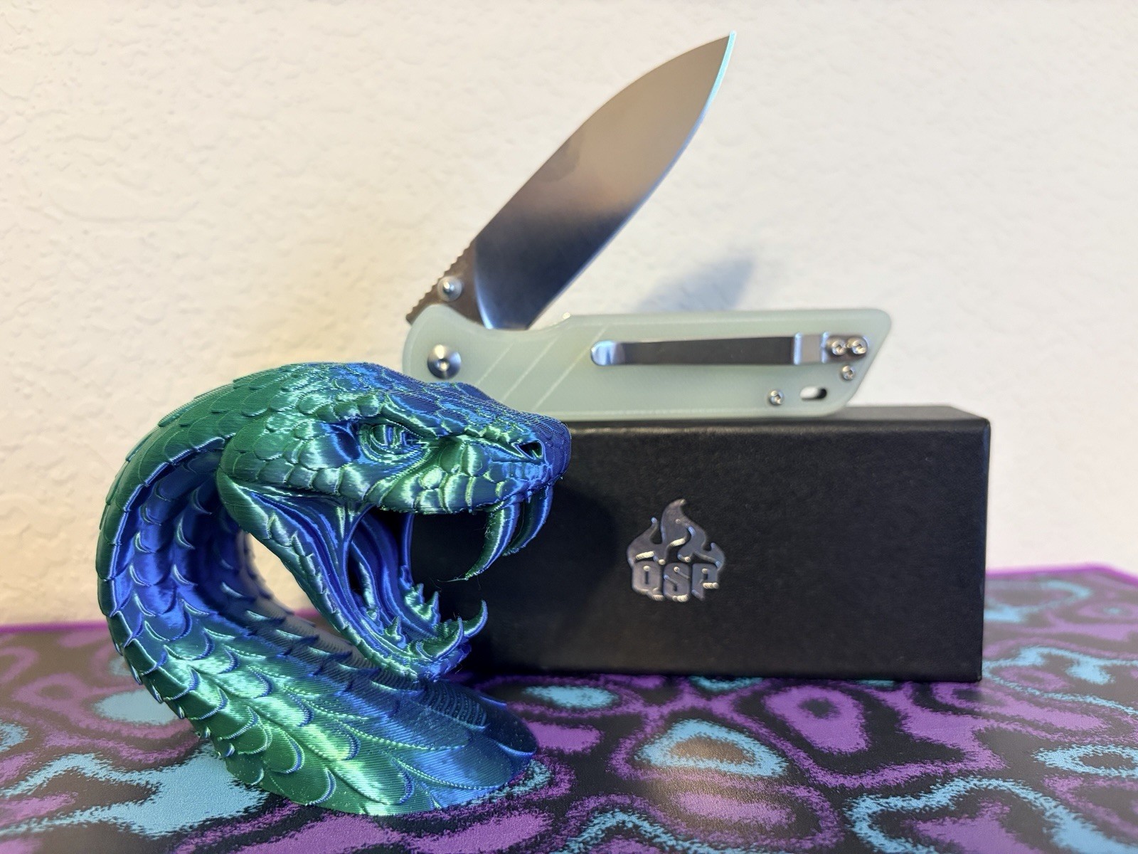 QSP Parrot V2-D2 Satin Drop Point-Jade G10 Liner Lock