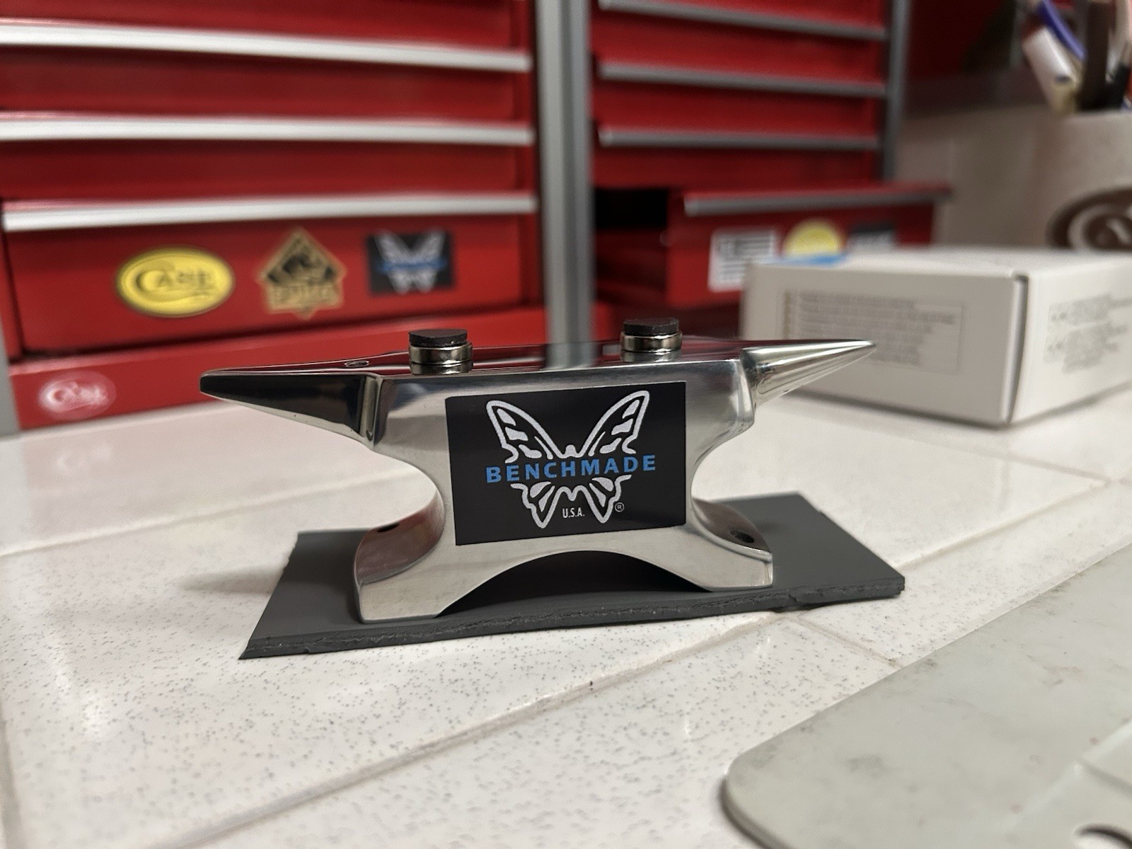 BENCHMADE Double Horn Anvil Knife Display Magnet Holder 1Lb No Knife