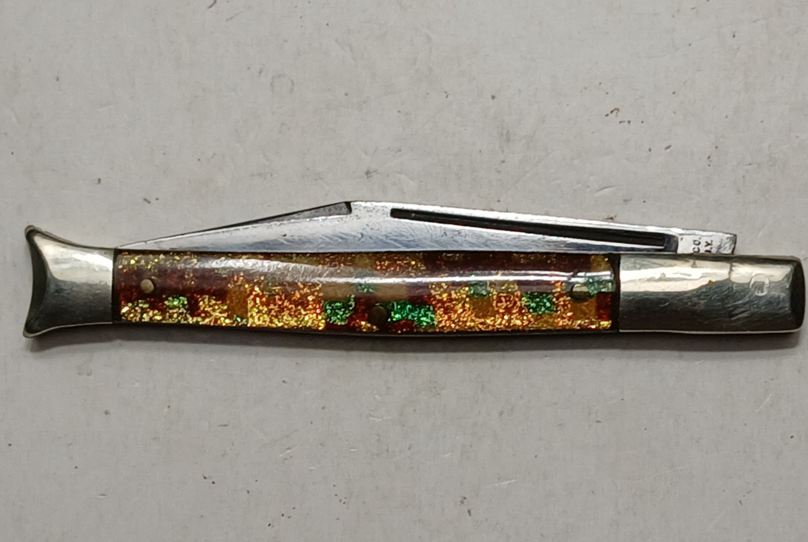 Utica Knife And Razor Company Single Blade Glitter Scales Pocket Knife 1924-1935