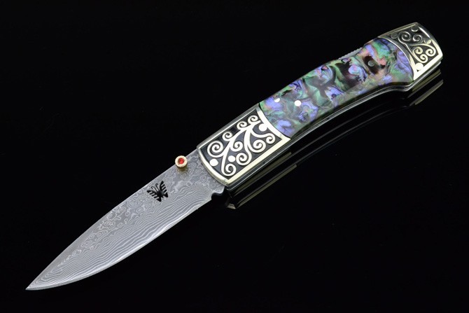 Handmade Folding Damascus Knife Carved Brass Natural Shell Handle Retro Knives