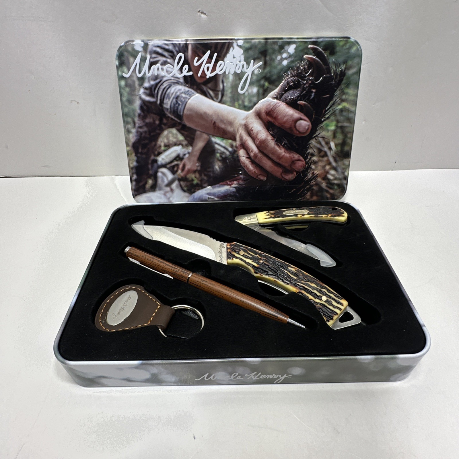 Uncle Henry Limited Edition Gift Set of 2 Pocket Knife w/Pen Keychain 2021