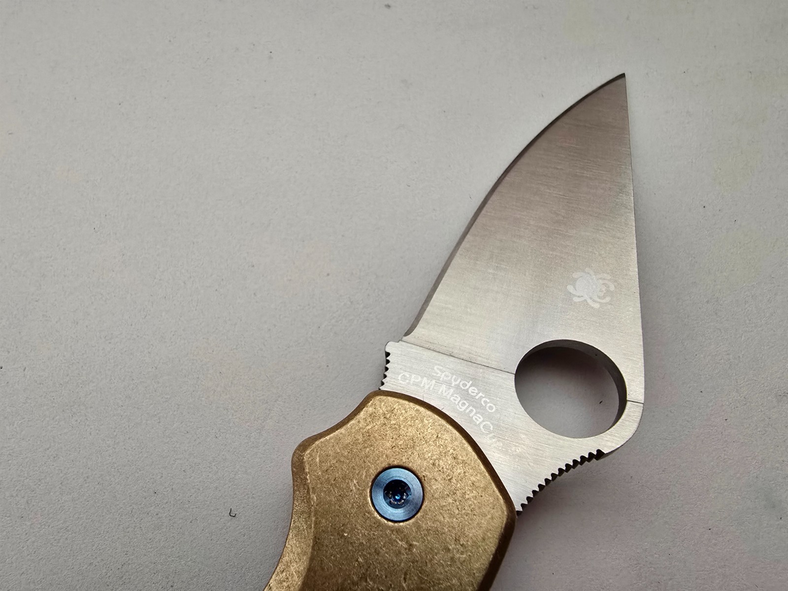 NEW! 🔥 USA MADE Custom Spyderco Para3 MAGNACUT Blade Brass Handle & Ti Hardware