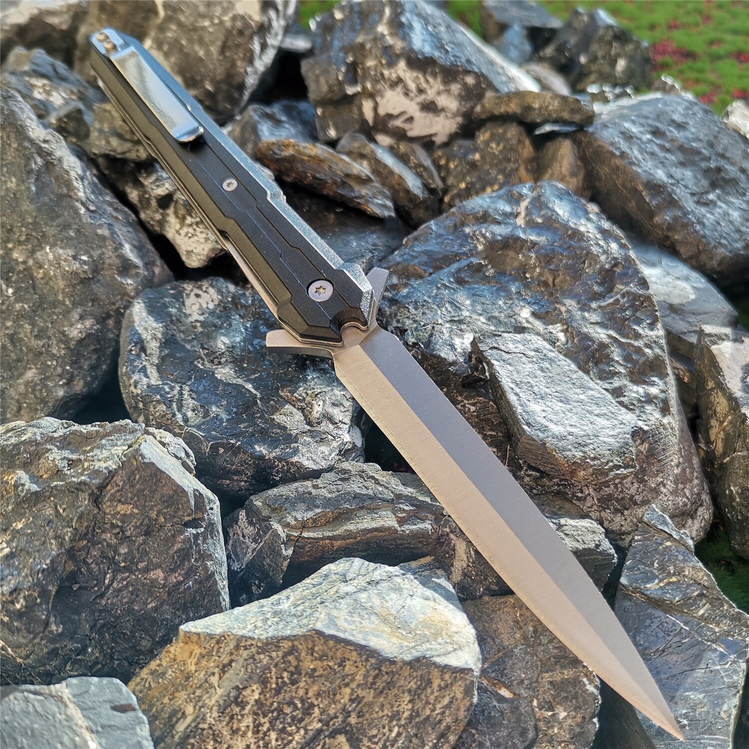 Multifunctional folding survival Pocket knife Outdoor combat self-defense tool