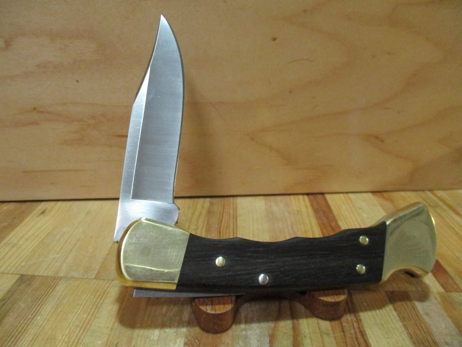 NIB Buck Ebony Finger Groove 110 Folding Hunting/Pocket Knife and Sheath – 2538