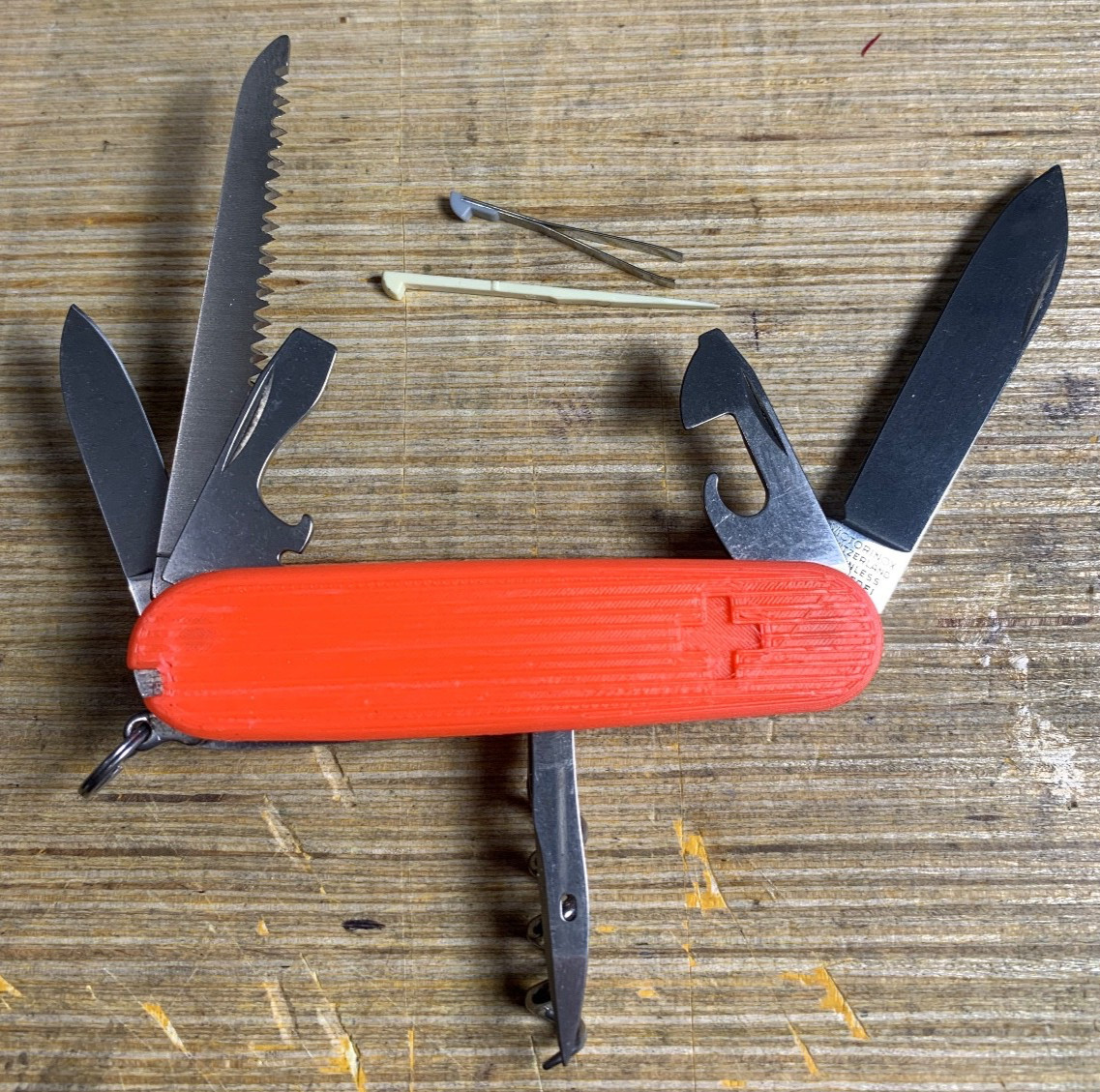 VICTORINOX SUPER CAMPER Swiss Army Knife Custom GLOW IN THE DARK Scales Whistle