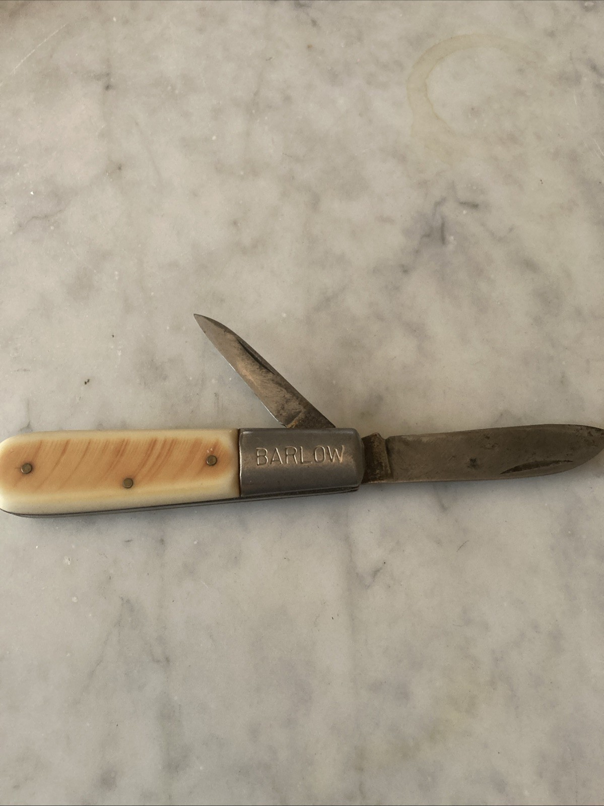 Barlow Pocket Knife Two Blade Blades Cream Red Swirl Handle Antique