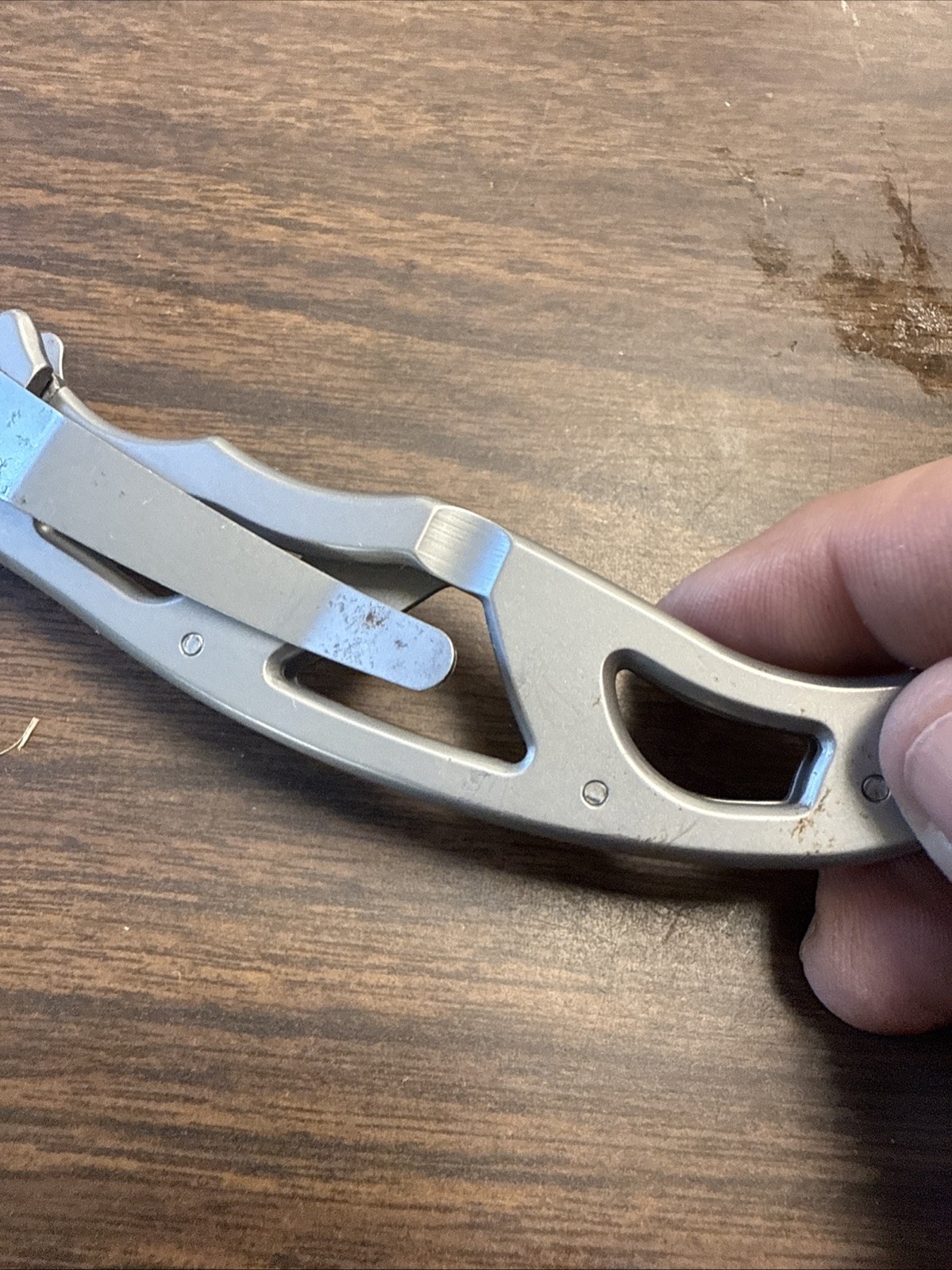 Gerber ( 4660314b0 ) Locking Hunting Knife Blad Silver LINERLOCK used! Belt Clip