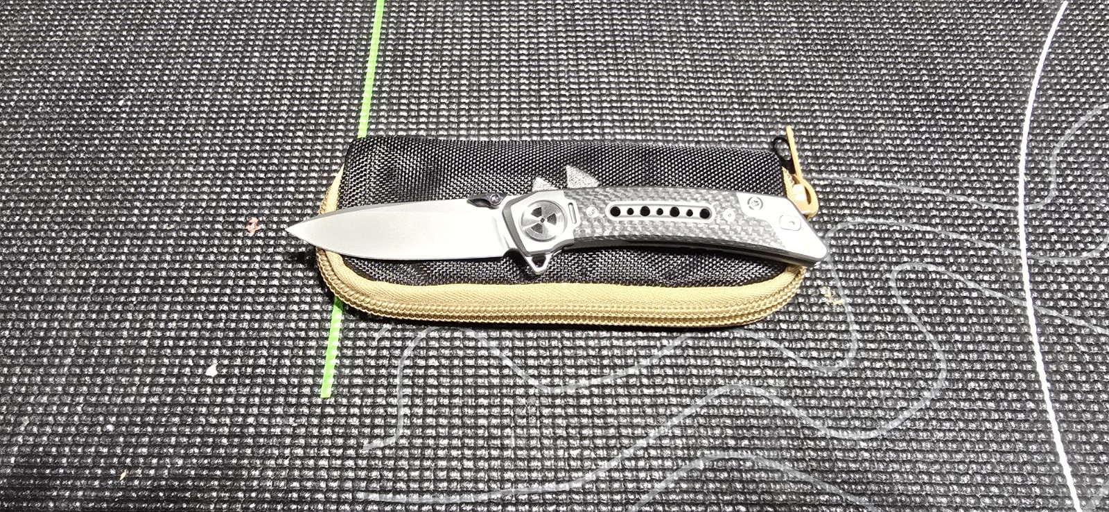 Win+ and Feng Hua brands Knife M390 Blade Titanium/Carbon Fiber Handle